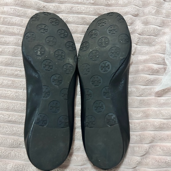 Tory Burch Matte Leather Flats with Gold Logo- Women's Size 8. Good condition - Picture 9 of 9